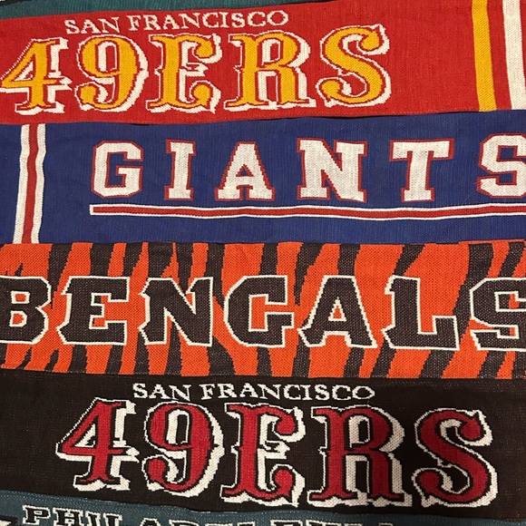 NFL™️Official GameDay Knit Scarves 🧣🏈🍁 - Picture 4 of 8